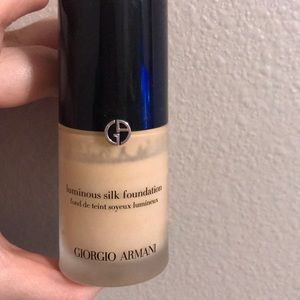 GIORGIO ARMANI LUMINOUS SILK FOUNDATION
